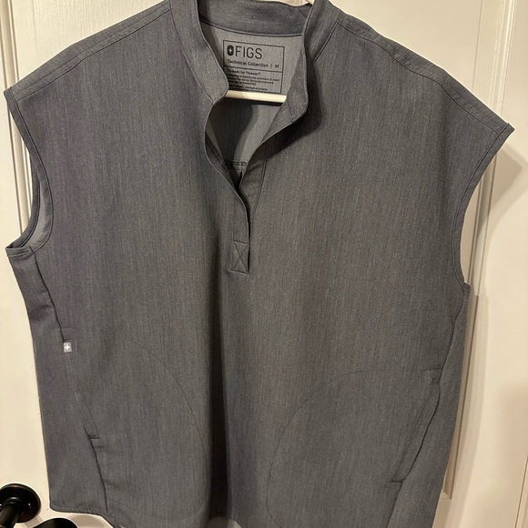 Figs size medium graphite Rafaela oversized scrub top - Picture 1 of 3